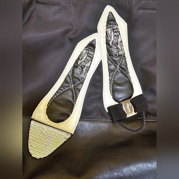 Salvatore Ferragamo Vara Tote Nylon with Leather Medium - Picture 8 of 16